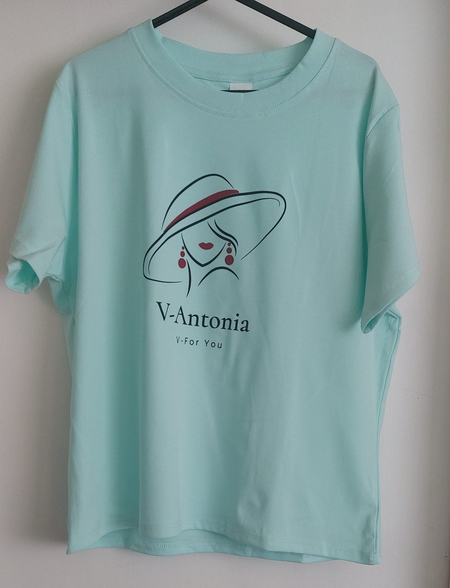 V-Antonia T-Shirt The super soft, smoothing fabric you love, the classic T-shirt you need. Style and Design V-for You