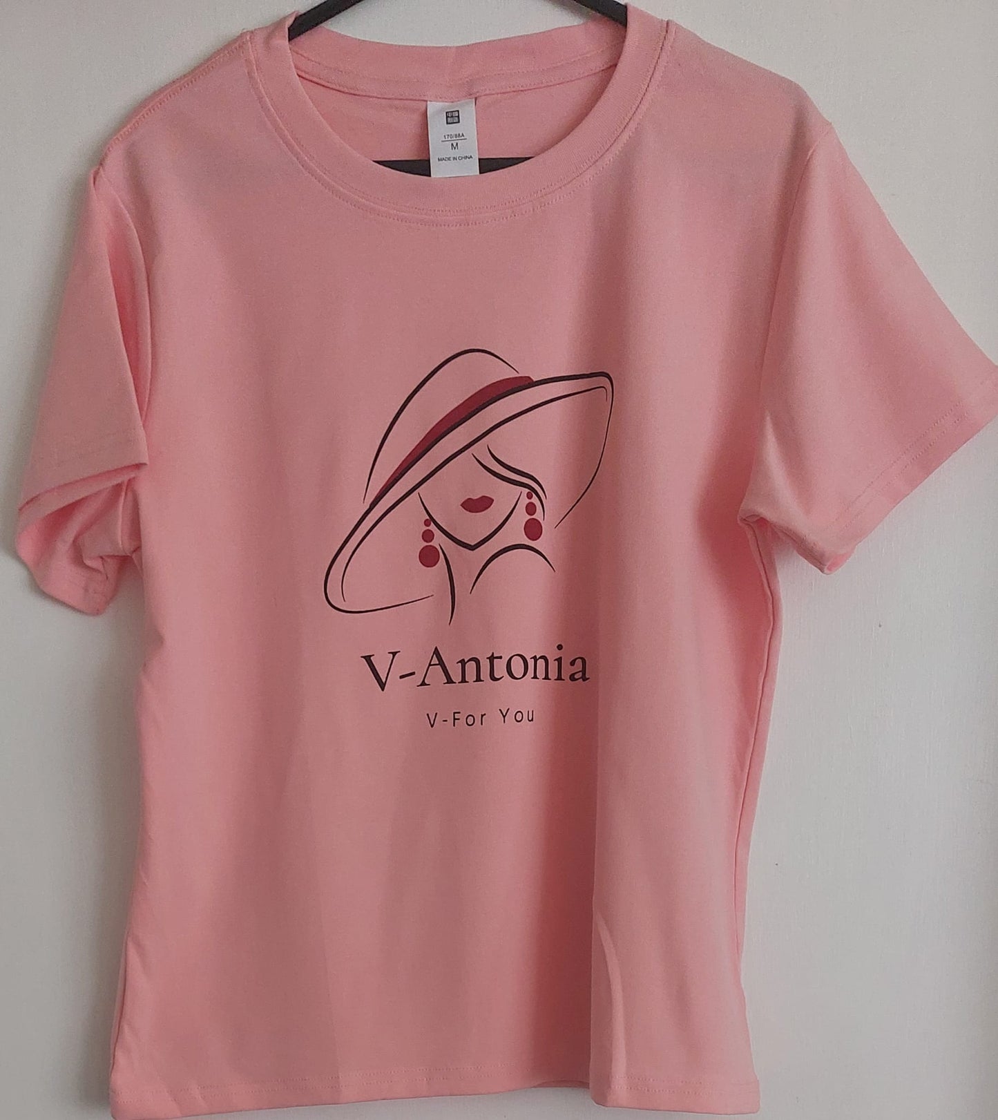 V-Antonia T-Shirt The super soft, smoothing fabric you love, the classic T-shirt you need. Style and Design V-for You