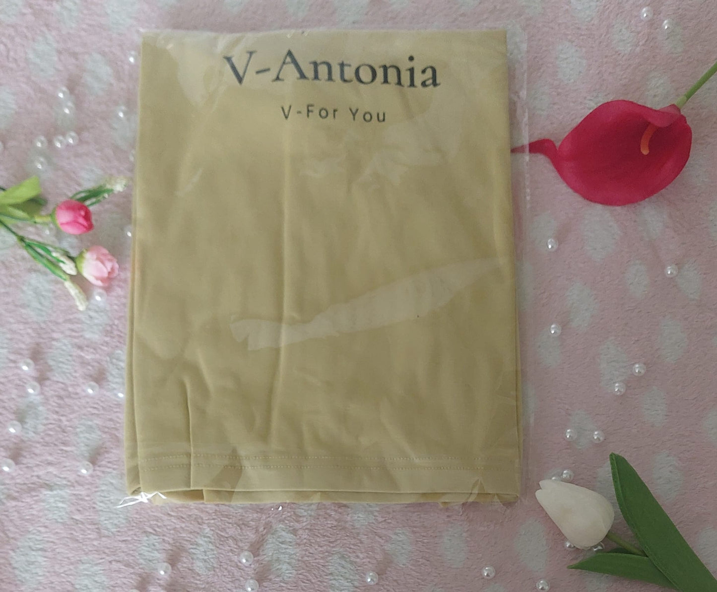 V-Antonia T-Shirt The super soft, smoothing fabric you love, the classic T-shirt you need. Style and Design V-for You