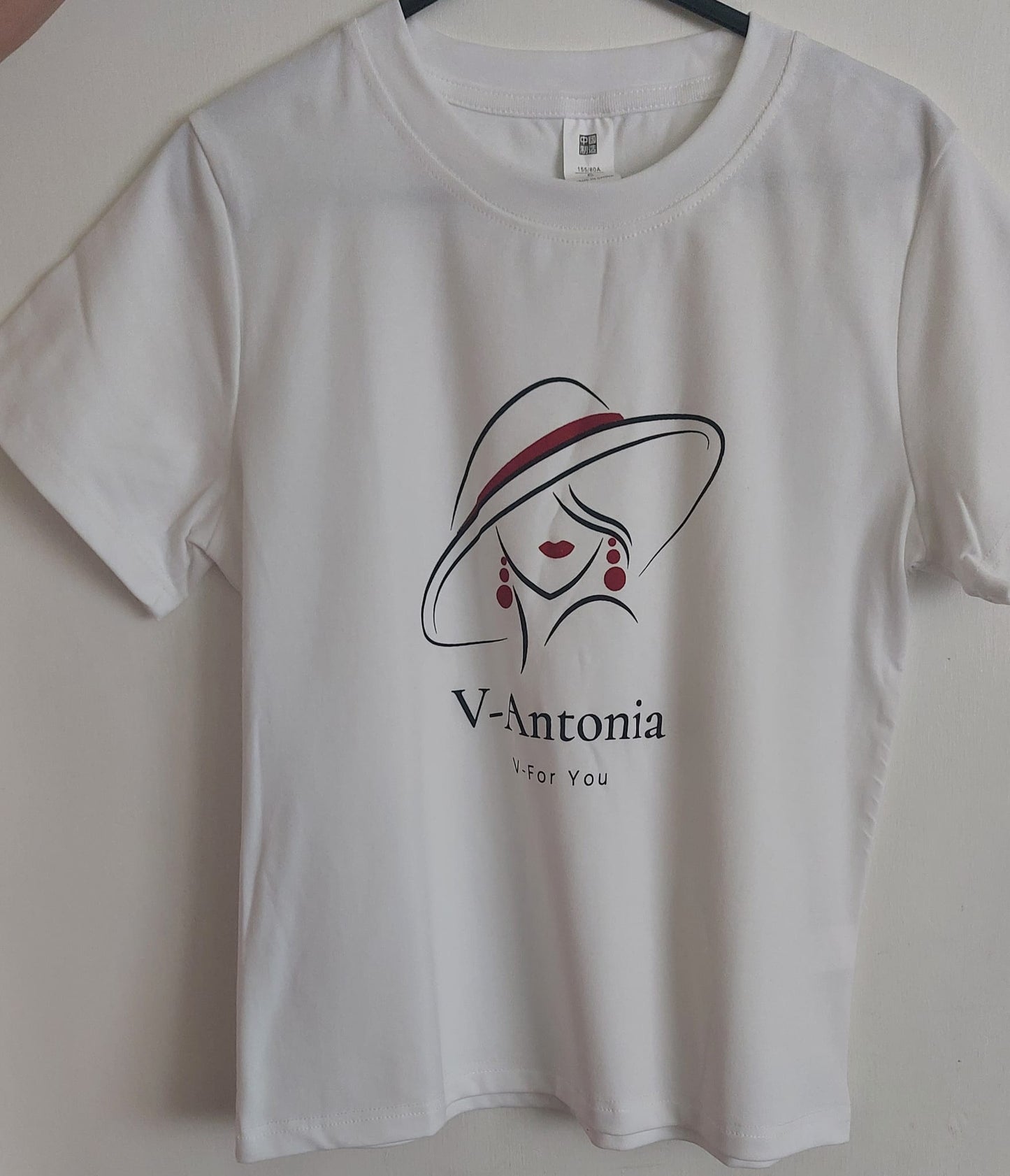 V-Antonia T-Shirt The super soft, smoothing fabric you love, the classic T-shirt you need. Style and Design V-for You