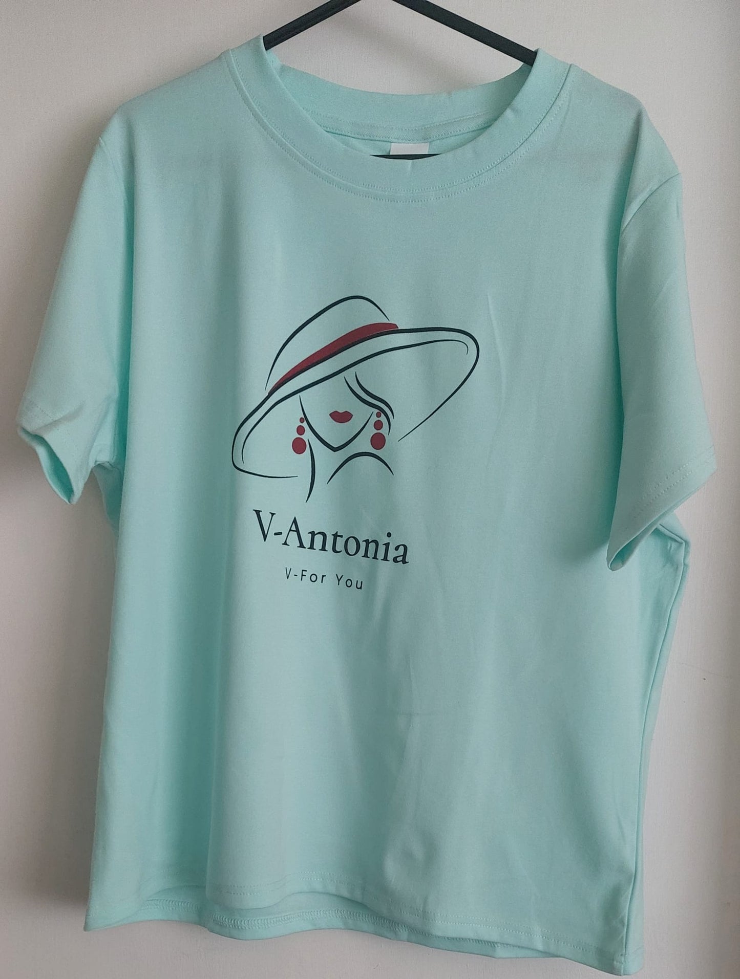 V-Antonia T-Shirt The super soft, smoothing fabric you love, the classic T-shirt you need. Style and Design V-for You
